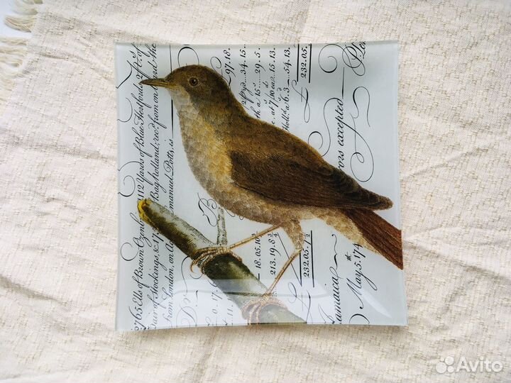 Стеклянная тарелка