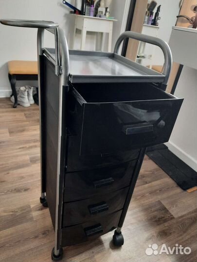 Тележка на колесиках