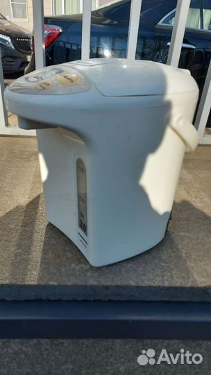 Продаю термопот Panasonic