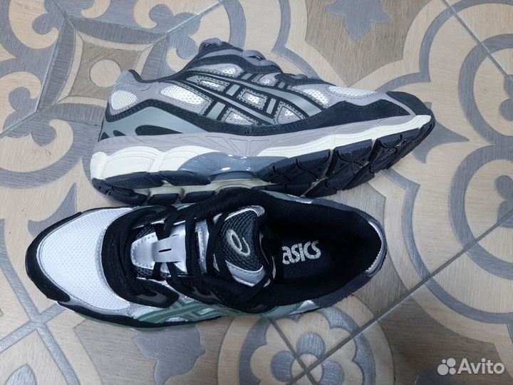 Кроссовки Asics