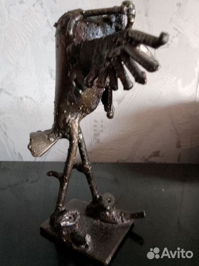 Статуэтка из бронзы.Орел