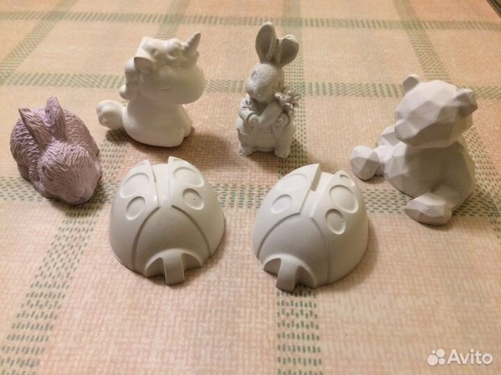 Фигурки и изделия из гипса