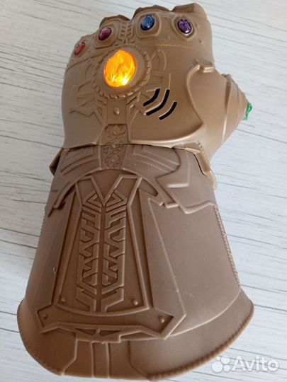 Игрушка-рука Таноса