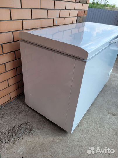 Морозильный ларь с глухой крышкой