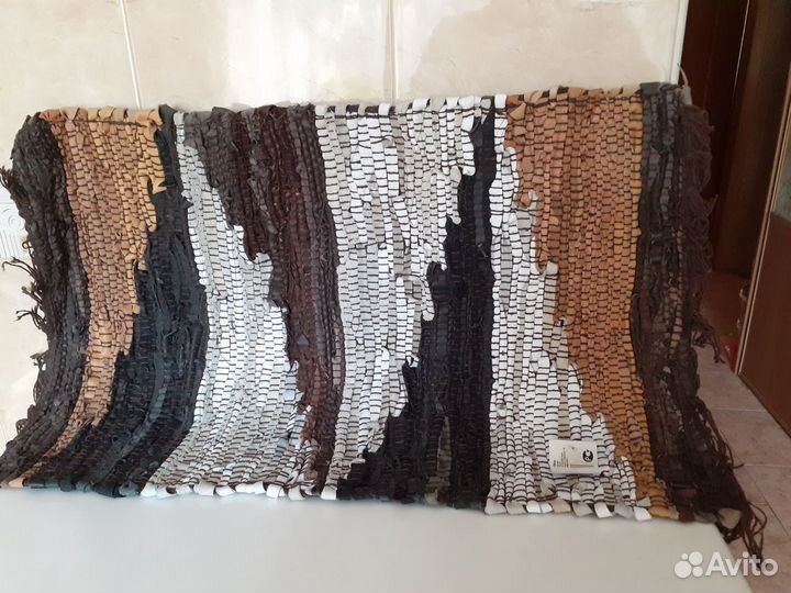 Коврик кожаный