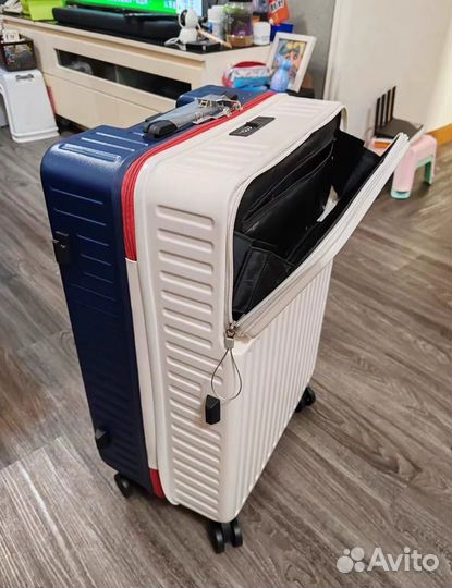 Чемодан на колесах