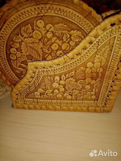 Столовые изделия ручной работы из бересты