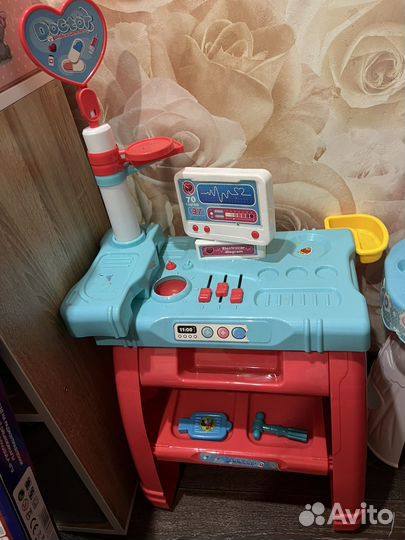 Продам детский столик для красоты, 