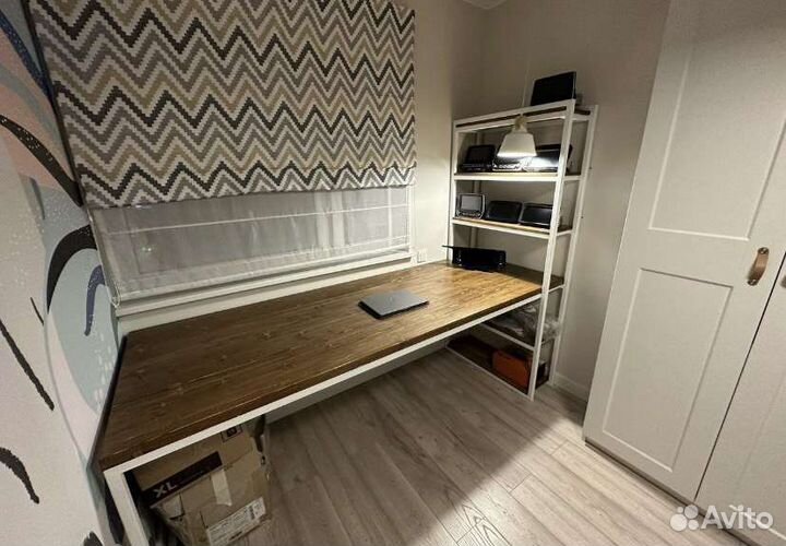 Стол лофт со стеллажом