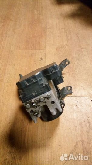 Блок ABS Subaru tribeka B9
