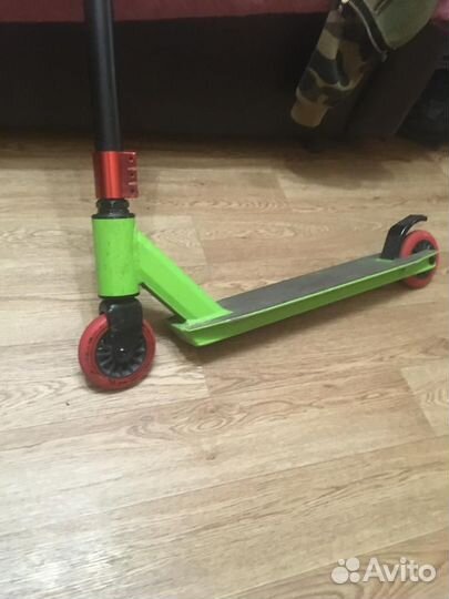 Трюковой самокат кастом в парк