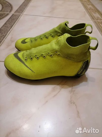 Футбольные бутсы nike mercurial