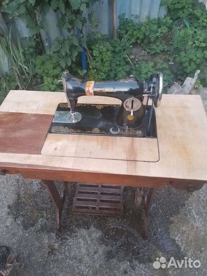 Швейная машина Подольск ножная