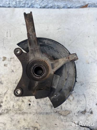 Поворотный кулак Renault Duster 8200881829 правый