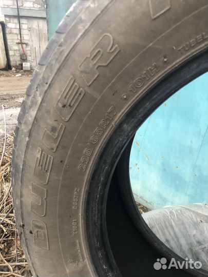 Bridgestone Dueler H/T 687 225/65 R17