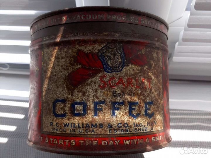 Старинная жестяная банка от коффе