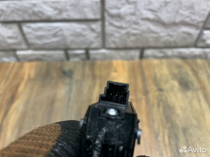 Mercedes Benz CLS W218 Кнопка центр. замка RH