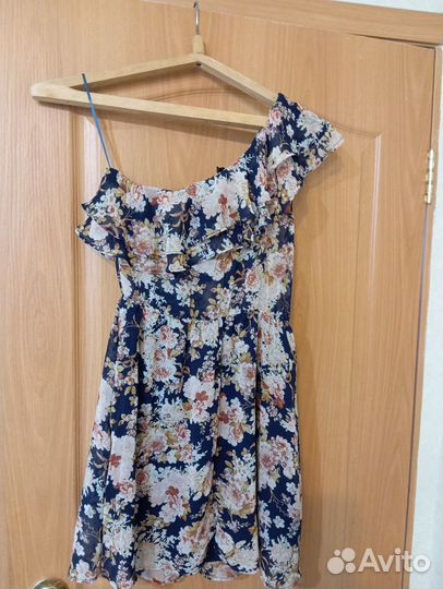 Платье stradivarius 42