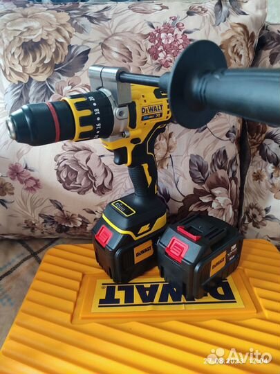 Шуруповёрт для ледобура dewalt DCD 996