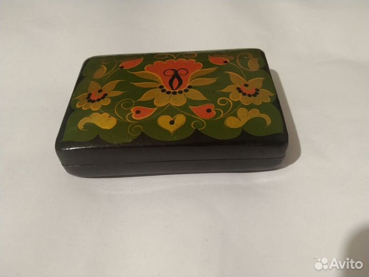 Деревянная шкатулка