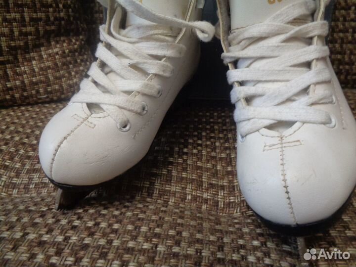 Коньки фигурные детские graf montana gold 28