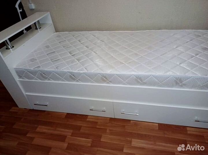 Кровать с ящиками 90х200