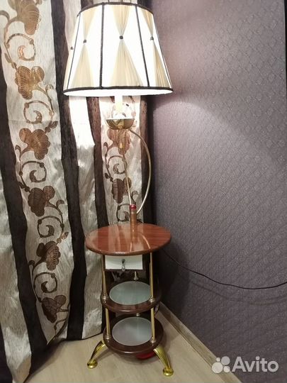 Торшер со столиком