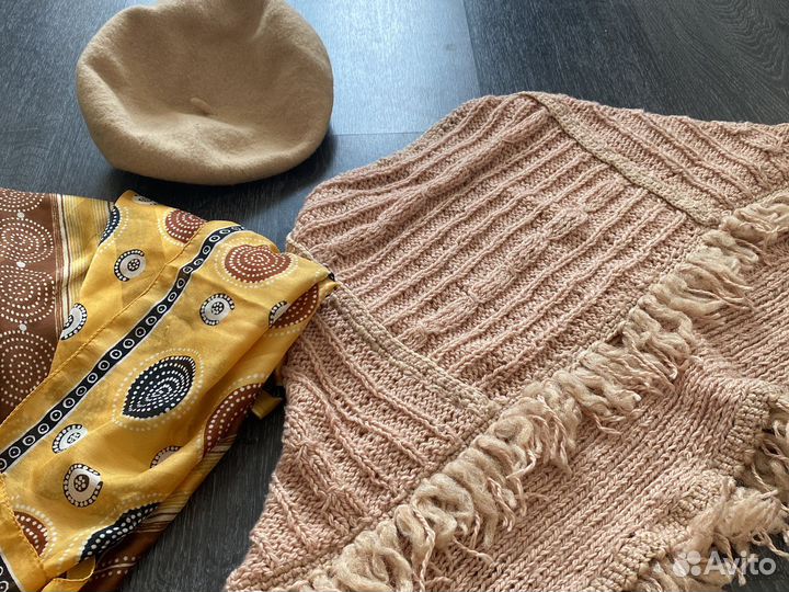 Берет платок и пончо