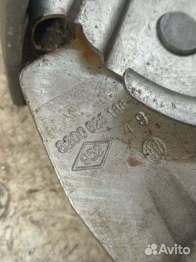 Рычаг ручника Renault Duster 1