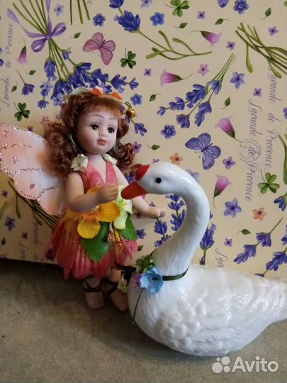 Коллекционная фарфоровая куколка фея