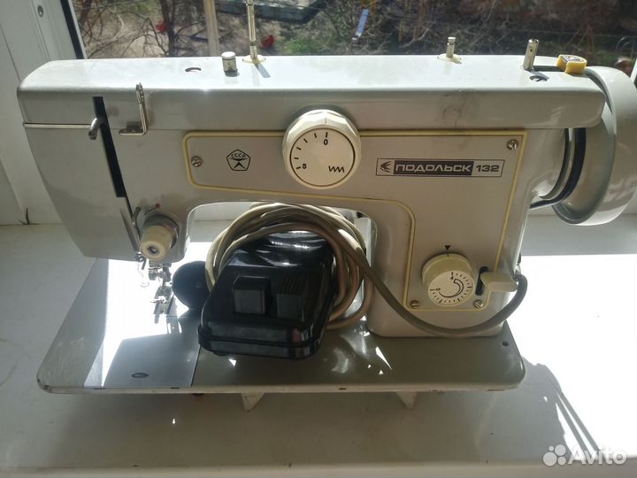 Швейная машина Чайка