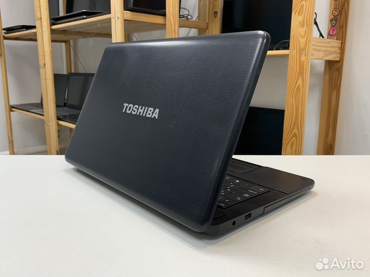 Мощный на i5, SSD, 17.3 дюймвый Toshiba