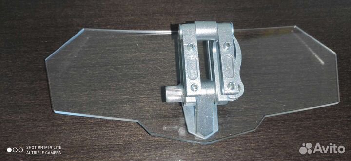 Дополнительный обтекатель на ветровое стекло