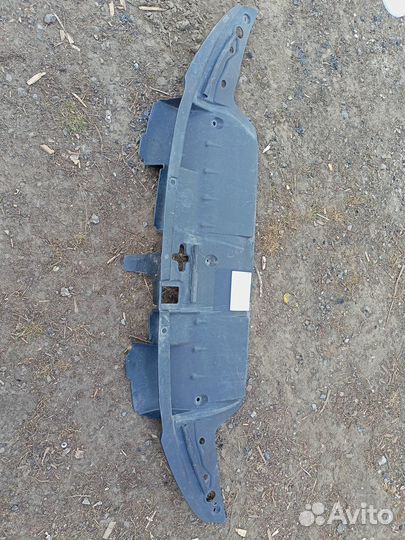 Воздухозаборник передний Toyota Land Cruiser 200