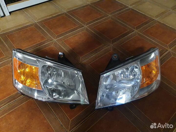 Фары Додж Караван 5 USA 2007