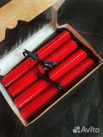 Набор красных свечей из вощины