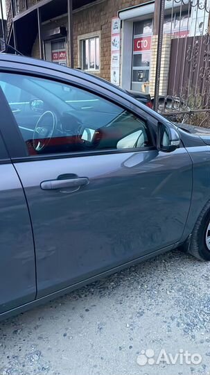 Правая передняя дверь лада веста