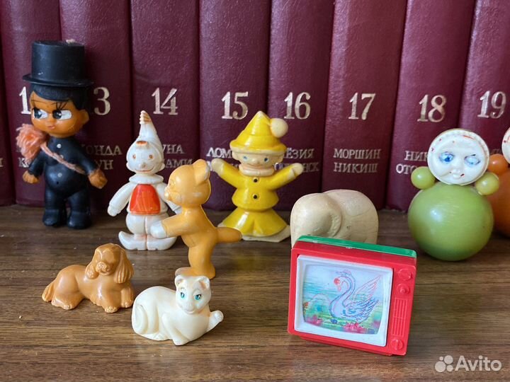 Игрушки фигурки СССР колкий пластик резина