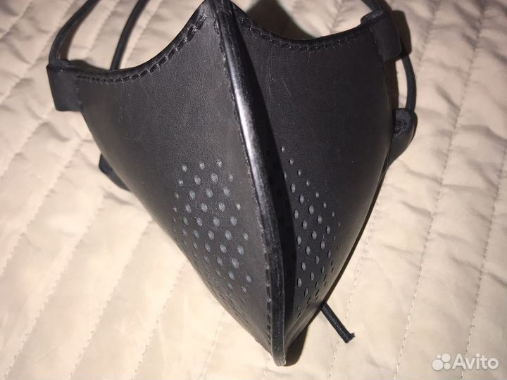 Маска лицевая. Кожаная