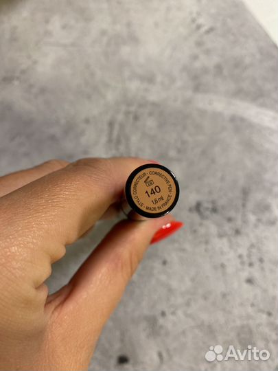 Корректор givenchy 140 mister