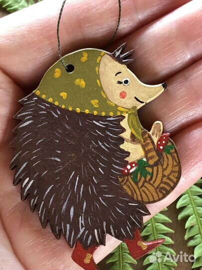 Ёлочная игрушка Ёжик с лукошком
