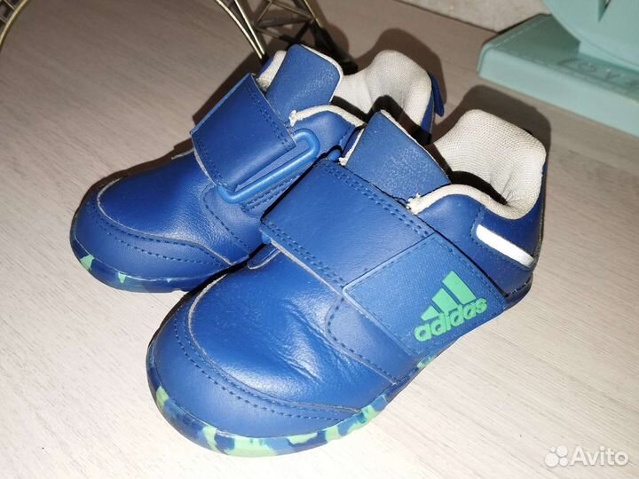 Кроссовки adidas для мальчика 22 размер