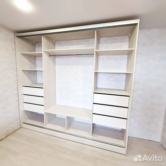 Современный шкаф купе