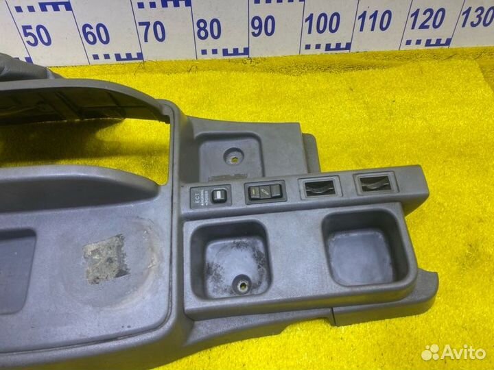 Консоль автомата передний Toyota Land Cruiser