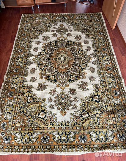 Ковер шерстяной