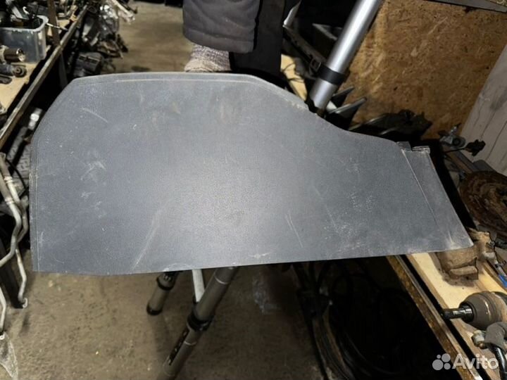 Консоль между сидений Opel Zafira B