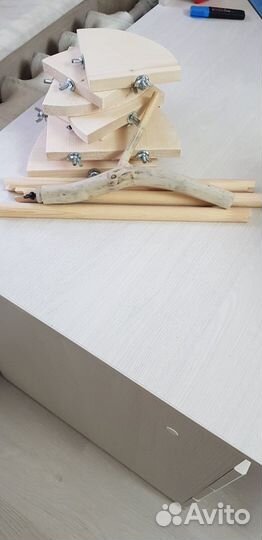 Коряги и площадки деревянные