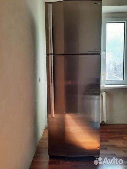 Холодильник toshiba