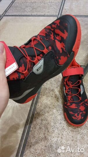 Форма для баскетбола с мячем