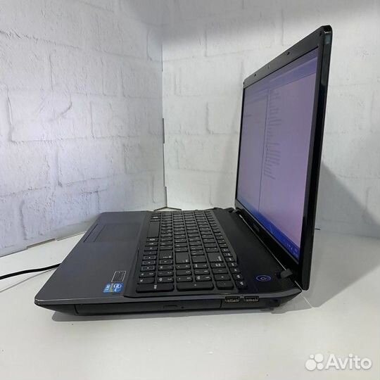 Ноутбук Samsung np300e5x (7421)